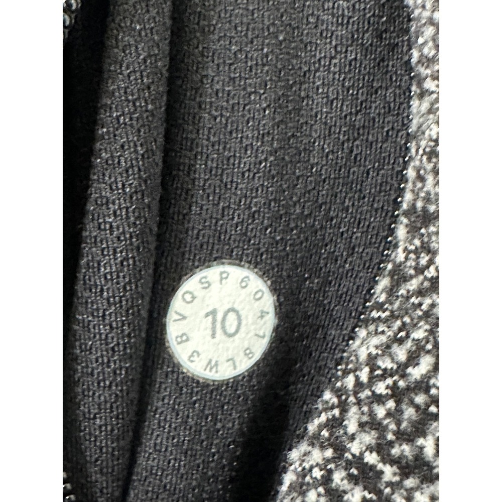 Lululemon Runderful Long Sleeve 10 - Picture 6 of 7